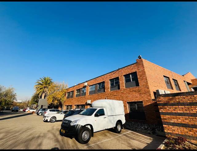 3,397M² OFFICE FOR SALE IN VORNA VALLEY